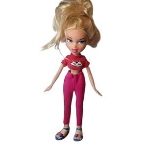 BRATZ DOLLS COMES WITH SHOES